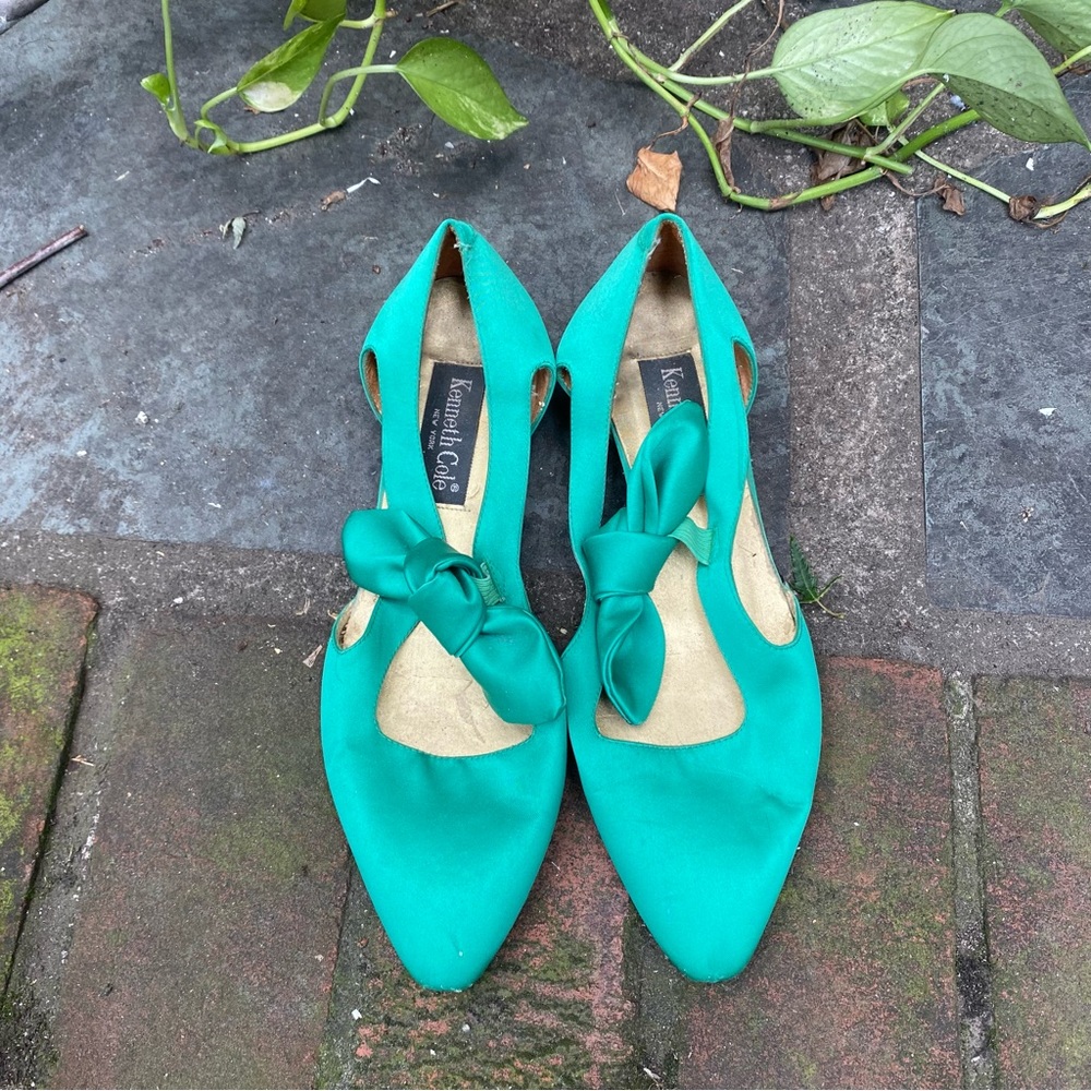 Vintage Kenneth Cole Emerald Green Shoes with Bows